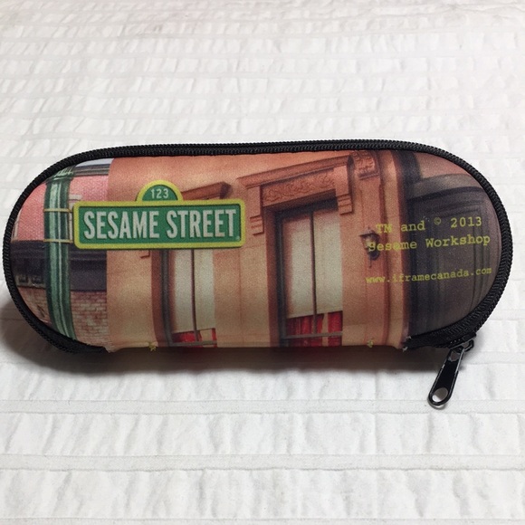 Sesame Street Themed Kid’s Eyeglasses Case - Picture 2 of 10